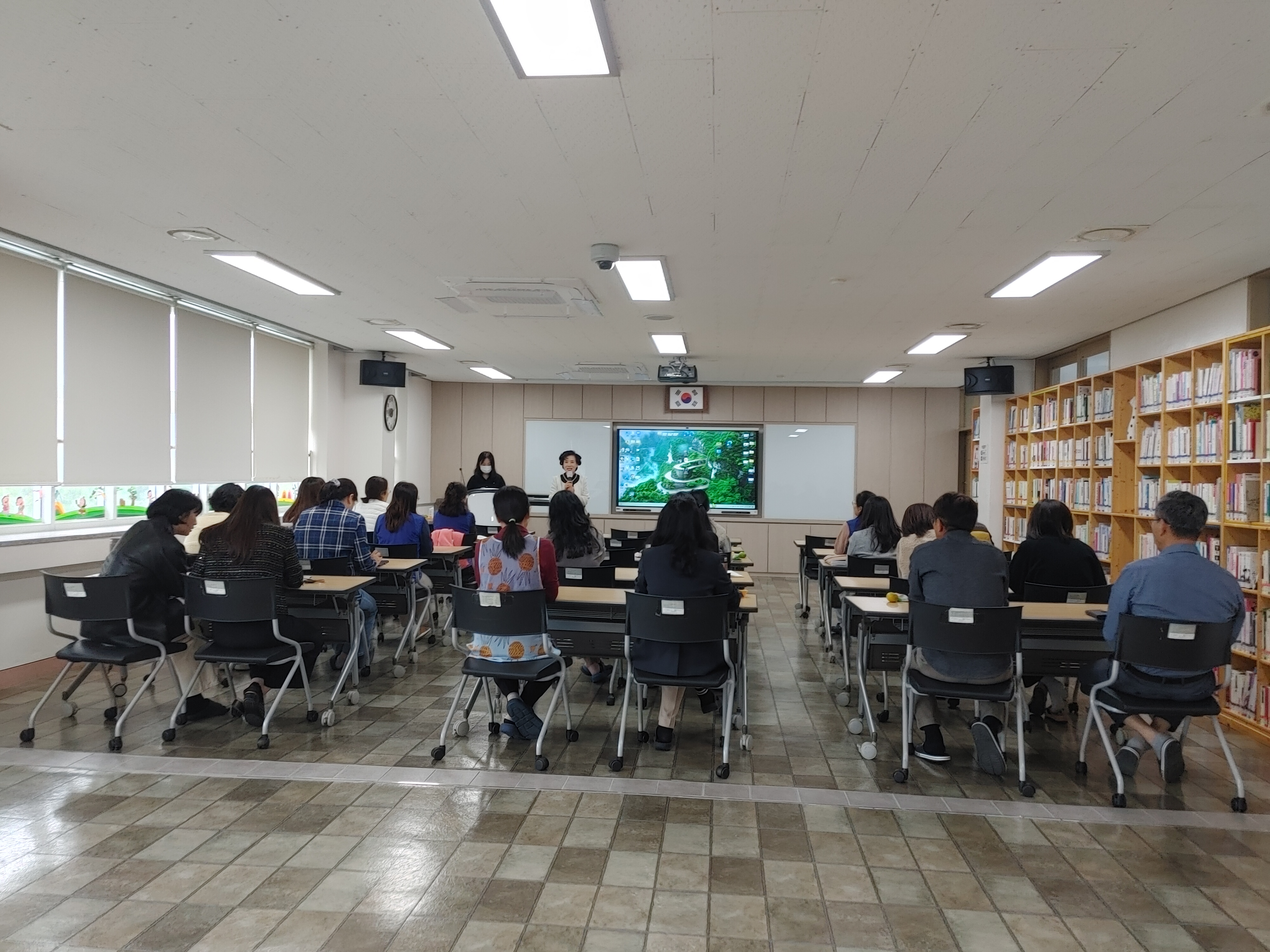 2024년 10월 교직원 연수 유아놀이를 지원하는 유아교육사의 역할 썸네일